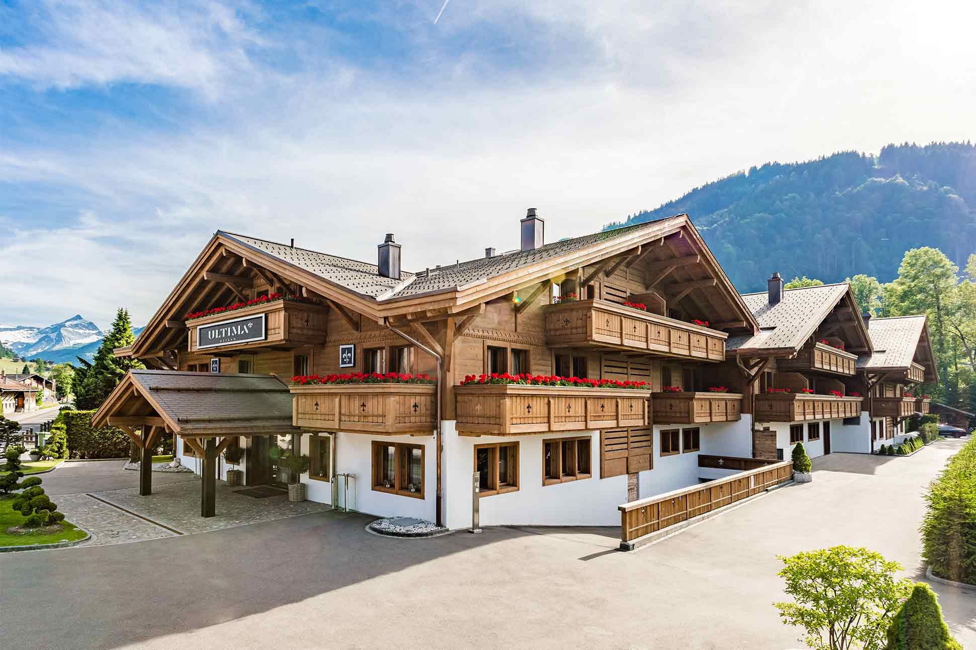 Gstaad Luxury Chalets - Gstaad Luxury Ski Holidays - Swiss Alps ...