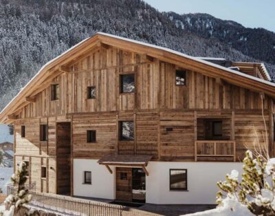 Chalet Mile 1