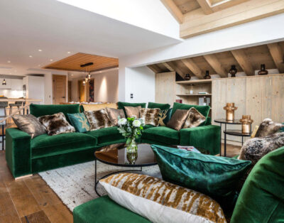Falcon Lodge H12